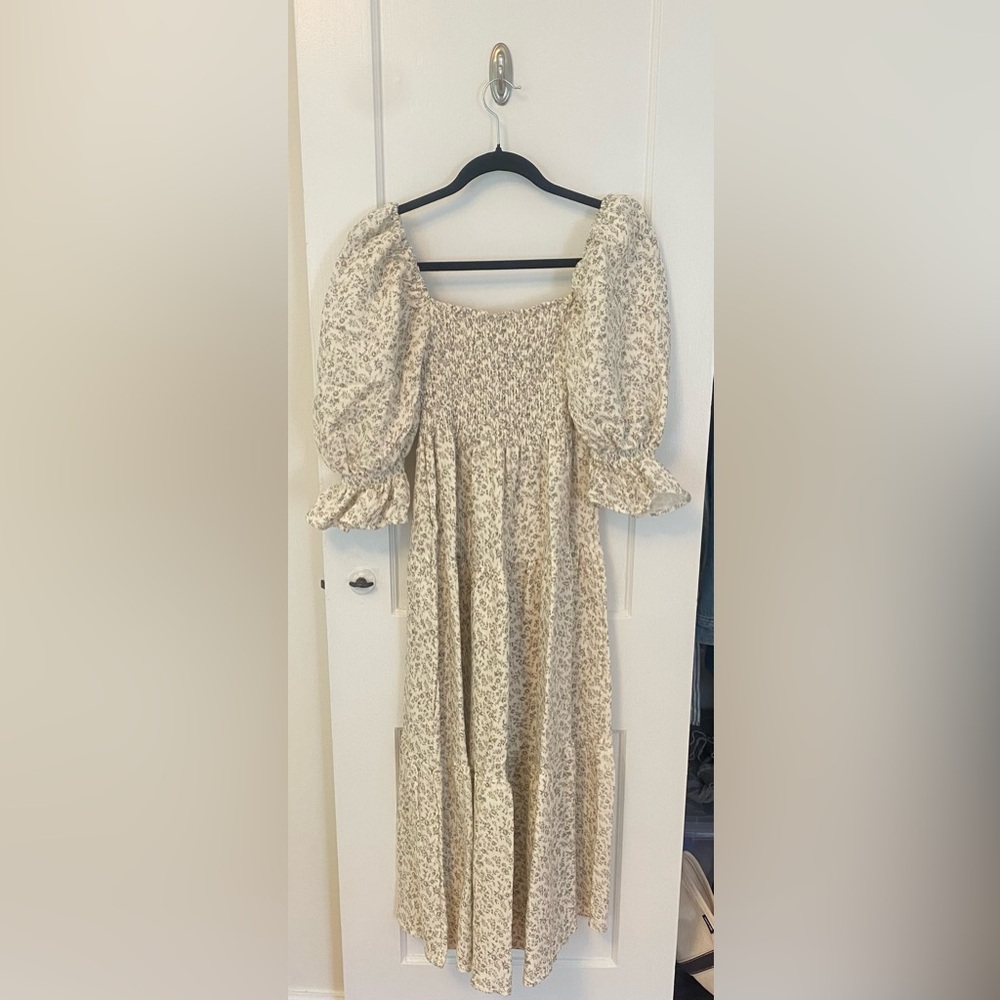 Bumpy friendly floral print dress.